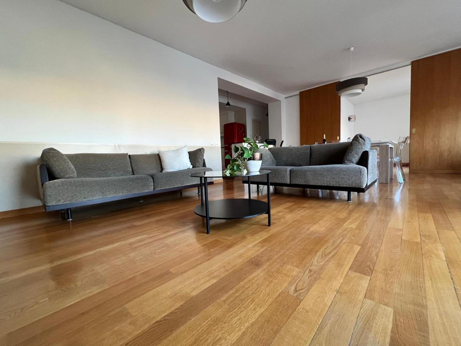 Luce, Silenzio Ed Eleganza Nel Cuore Di Appartamento